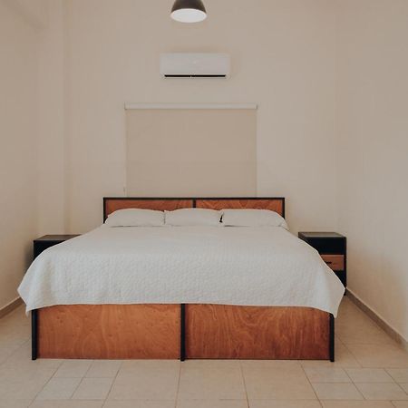 Caleta Hostel Rooftop & Pool Cancun Exterior photo