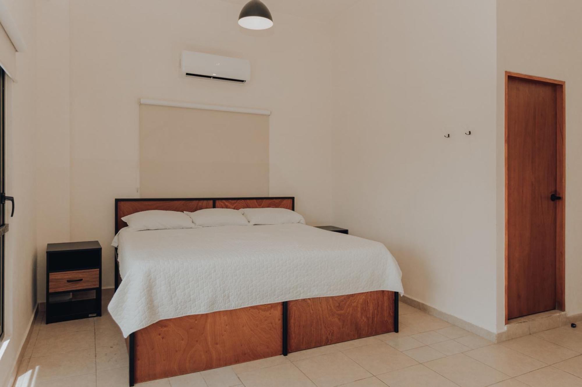 Caleta Hostel Rooftop & Pool Cancun Exterior photo